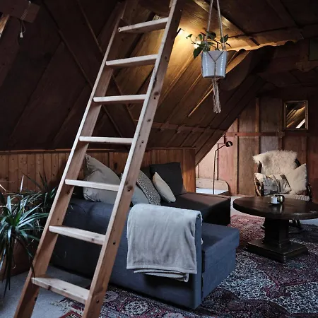 With 3 Apartments, Just Outside Berlin, Near To Tesla * Burig