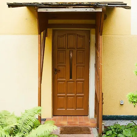 With 3 Apartments, Just Outside Berlin, Near To Tesla דירה Burig