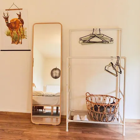 With 3 Apartments, Just Outside Berlin, Near To Tesla דירה Burig