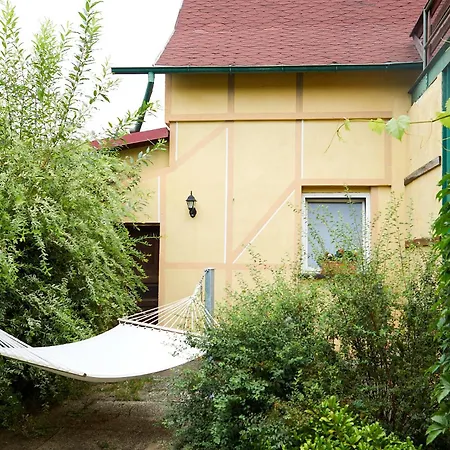 With 3 Apartments, Just Outside Berlin, Near To Tesla Apartament *