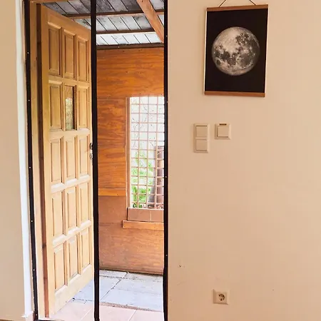 With 3 Apartments, Just Outside Berlin, Near To Tesla Διαμέρισμα Burig