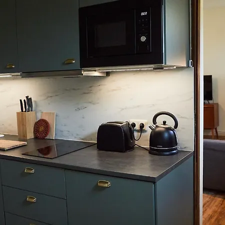 With 3 Apartments, Just Outside Berlin, Near To Tesla דירה