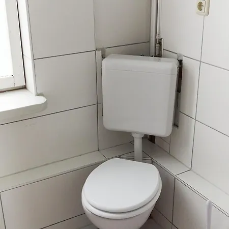 With 3 Apartments, Just Outside Berlin, Near To Tesla דירה *