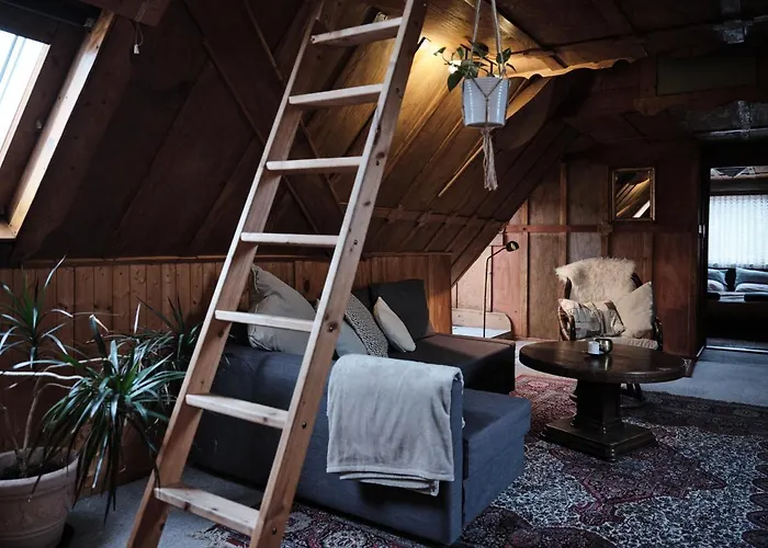 With 3 Apartments, Just Outside Berlin, Near To Tesla * Burig