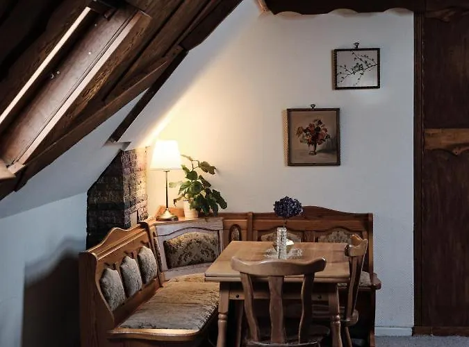 With 3 Apartments, Just Outside Berlin, Near To Tesla Apartment Burig