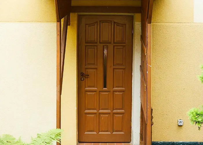 With 3 Apartments, Just Outside Berlin, Near To Tesla Apartment Burig